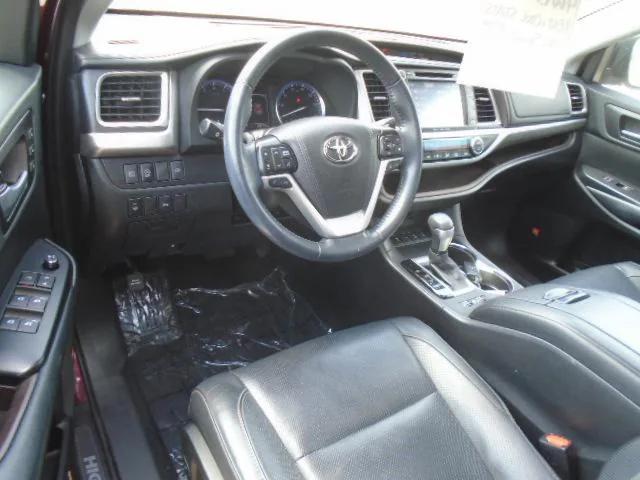 used 2019 Toyota Highlander car, priced at $32,995