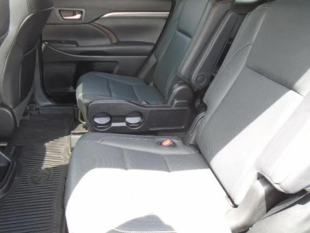 used 2019 Toyota Highlander car, priced at $32,995