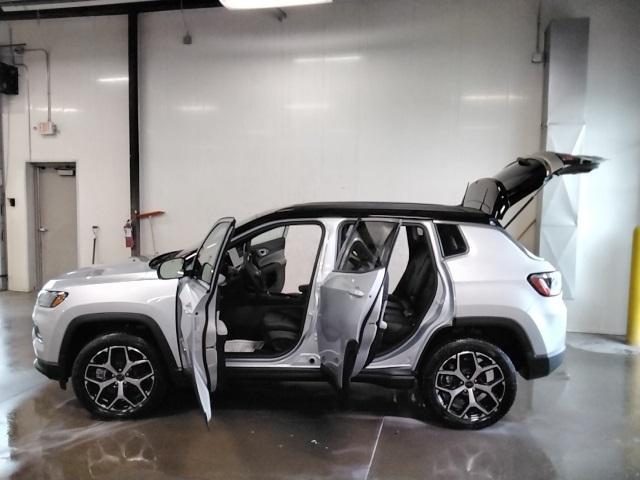 new 2025 Jeep Compass car, priced at $34,100