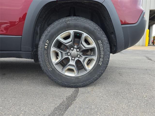 used 2019 Jeep Cherokee car, priced at $21,489