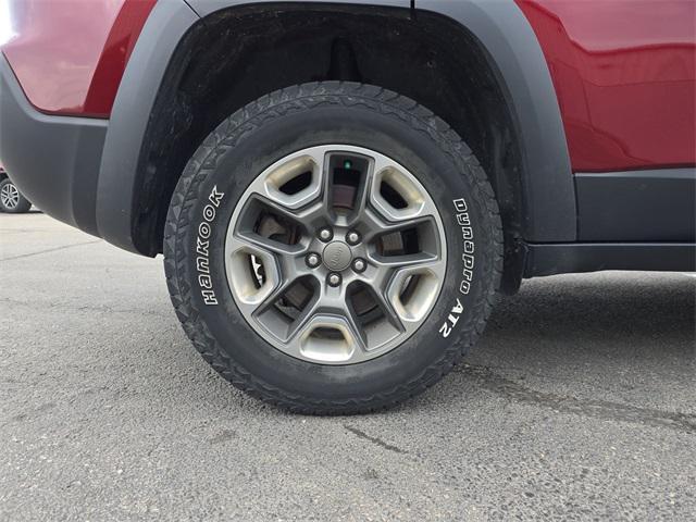 used 2019 Jeep Cherokee car, priced at $21,489