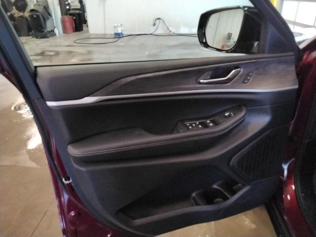 new 2025 Jeep Grand Cherokee car, priced at $47,488