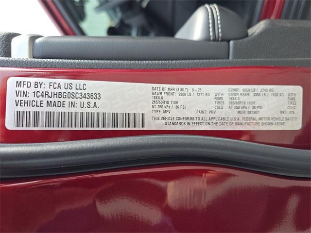 new 2025 Jeep Grand Cherokee car, priced at $49,400