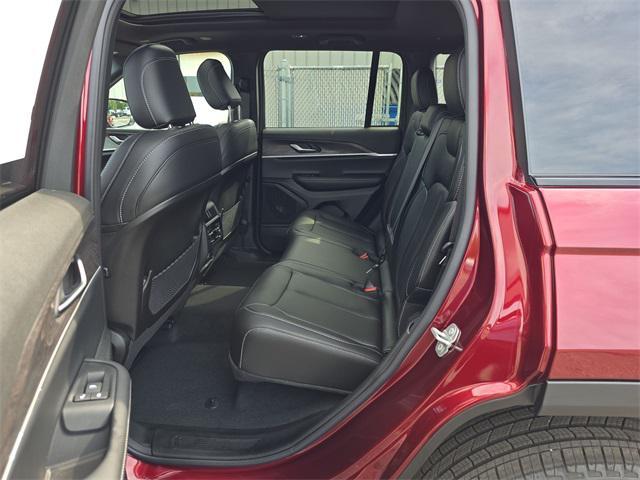 new 2025 Jeep Grand Cherokee car, priced at $49,400