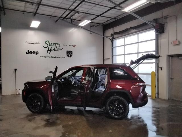 new 2025 Jeep Grand Cherokee car, priced at $45,769