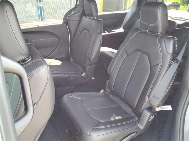 new 2025 Chrysler Pacifica car, priced at $44,445