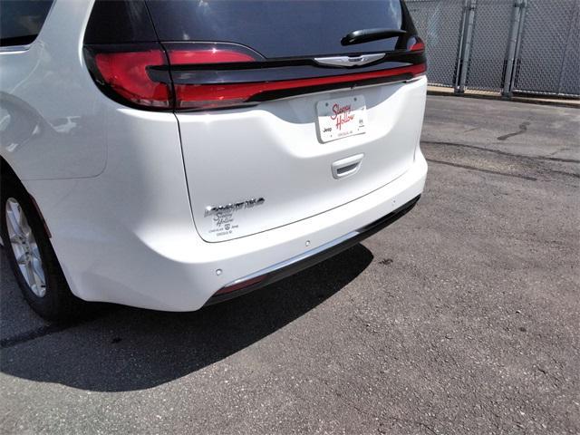 new 2025 Chrysler Pacifica car, priced at $44,445