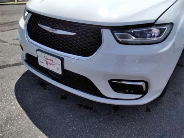 new 2025 Chrysler Pacifica car, priced at $44,445