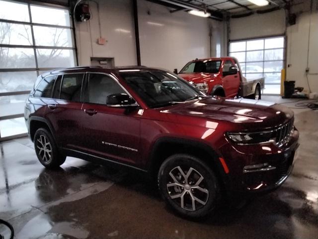 new 2025 Jeep Grand Cherokee car, priced at $49,641