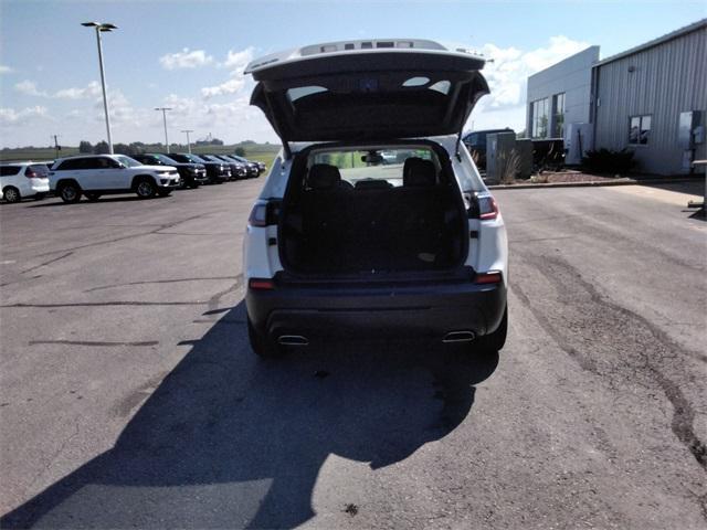 used 2022 Jeep Cherokee car, priced at $19,992