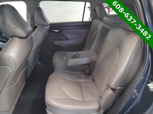 used 2021 Toyota Highlander Hybrid car, priced at $38,991