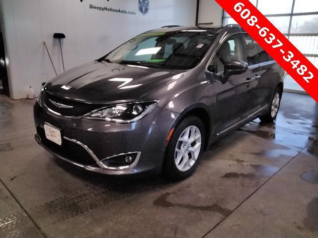 used 2017 Chrysler Pacifica car, priced at $14,487