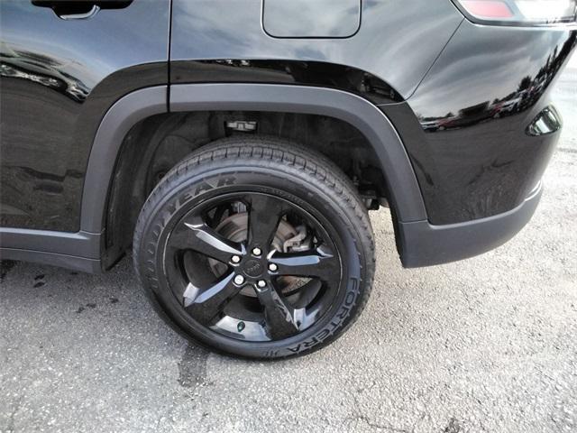 used 2023 Jeep Grand Cherokee car, priced at $32,993