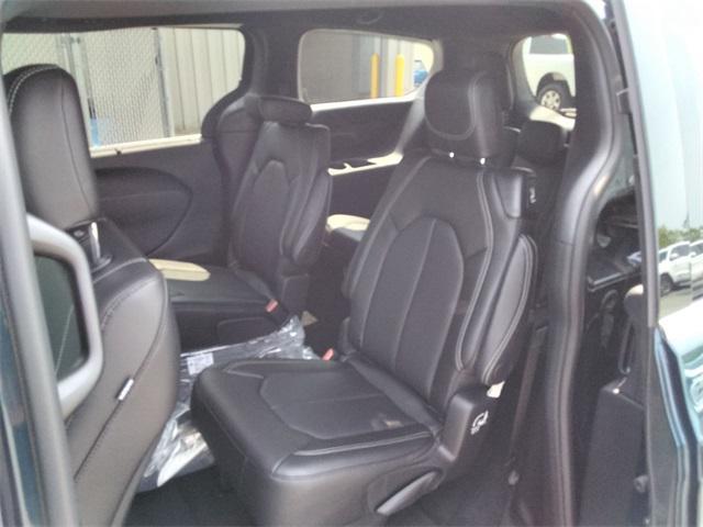 new 2025 Chrysler Pacifica car, priced at $47,935