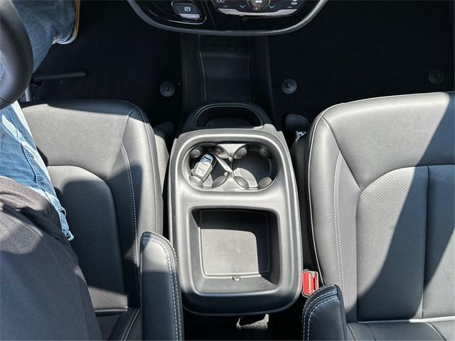 new 2025 Chrysler Pacifica car, priced at $49,215