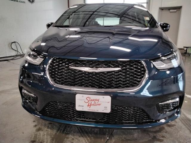 new 2025 Chrysler Pacifica car, priced at $49,215