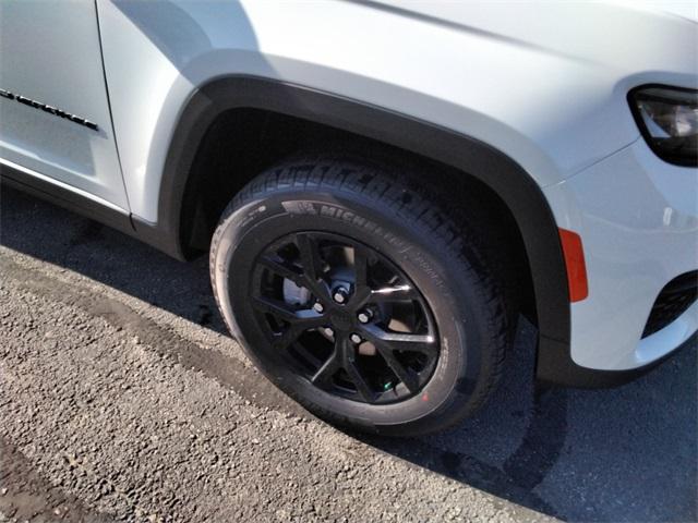 new 2025 Jeep Grand Cherokee car, priced at $46,135