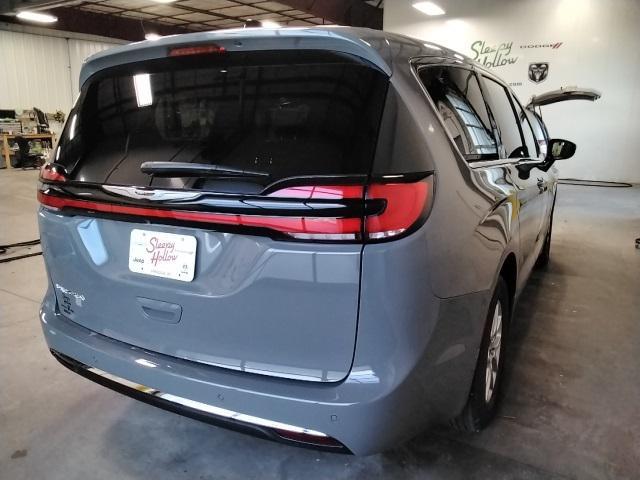 new 2025 Chrysler Pacifica car, priced at $42,985