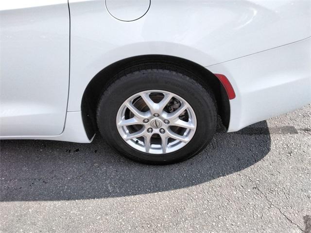 used 2021 Chrysler Pacifica car, priced at $22,481