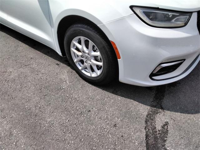used 2021 Chrysler Pacifica car, priced at $22,481