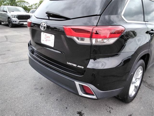 used 2017 Toyota Highlander car, priced at $23,997