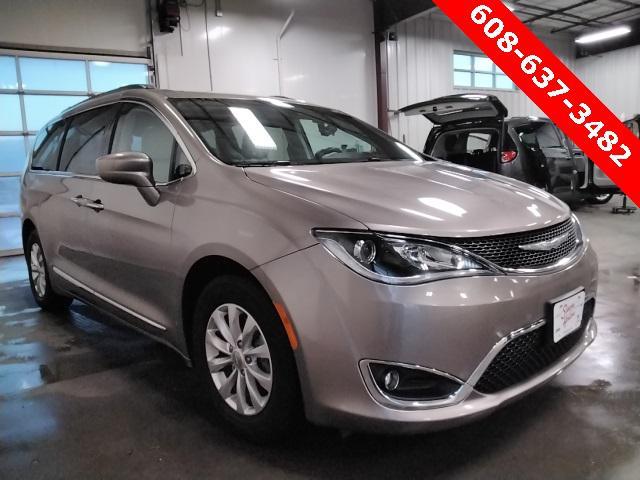 used 2017 Chrysler Pacifica car, priced at $15,990