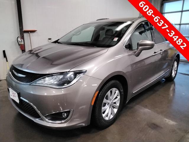 used 2017 Chrysler Pacifica car, priced at $15,990