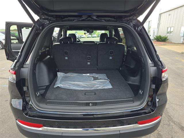 new 2025 Jeep Grand Cherokee car, priced at $47,000