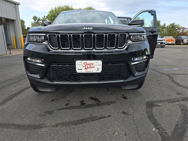new 2025 Jeep Grand Cherokee car, priced at $47,000