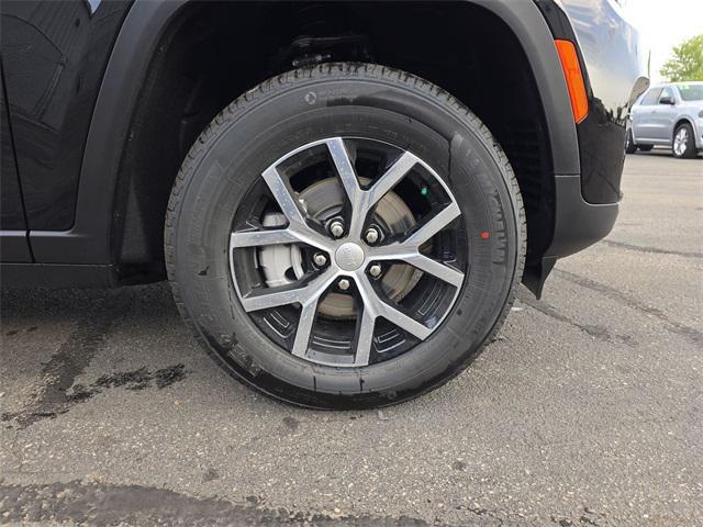 new 2025 Jeep Grand Cherokee car, priced at $47,000