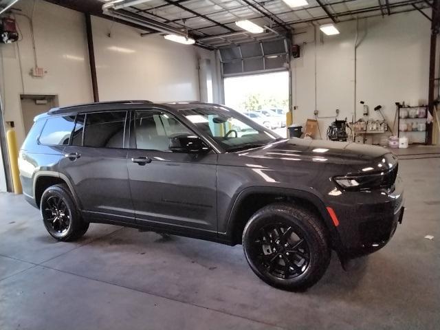 new 2024 Jeep Grand Cherokee L car, priced at $48,159