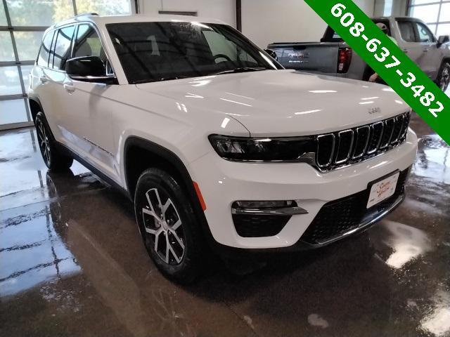 new 2025 Jeep Grand Cherokee car, priced at $44,945