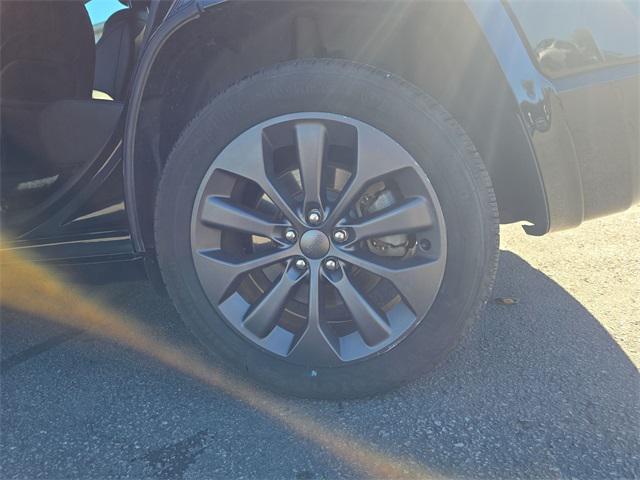 used 2019 Jeep Cherokee car, priced at $21,489