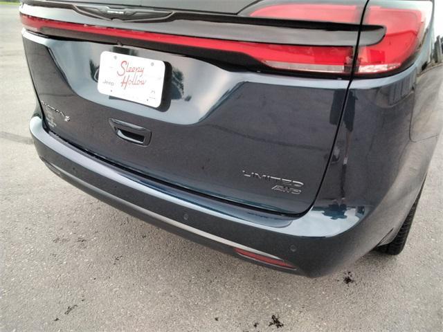 new 2025 Chrysler Pacifica car, priced at $54,589