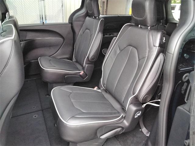 new 2025 Chrysler Pacifica car, priced at $54,589
