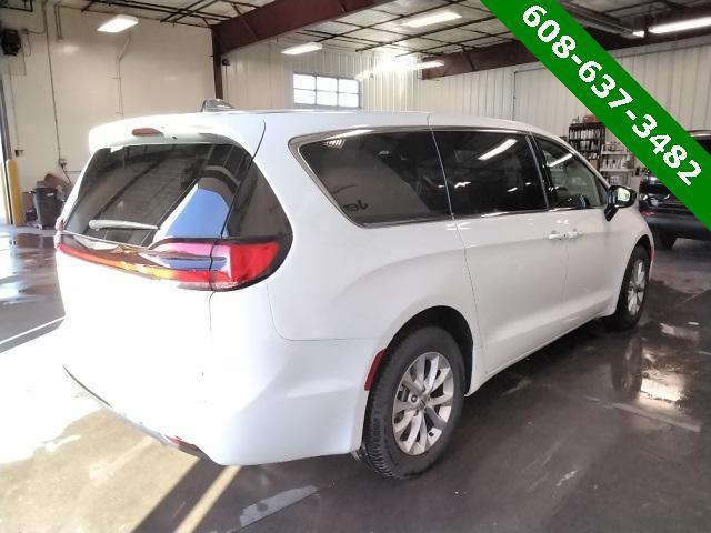 new 2025 Chrysler Pacifica car, priced at $46,193