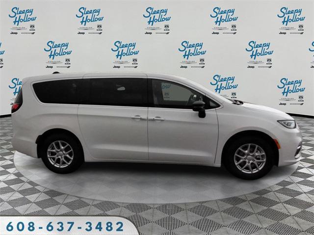 new 2025 Chrysler Pacifica car, priced at $44,445