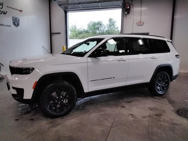 new 2024 Jeep Grand Cherokee L car, priced at $47,623