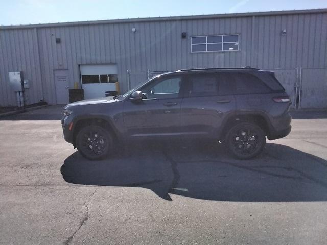 new 2025 Jeep Grand Cherokee car, priced at $46,000