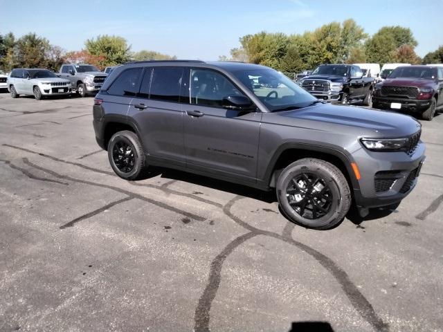 new 2025 Jeep Grand Cherokee car, priced at $46,000