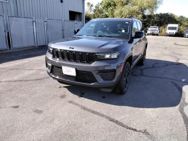 new 2025 Jeep Grand Cherokee car, priced at $46,000
