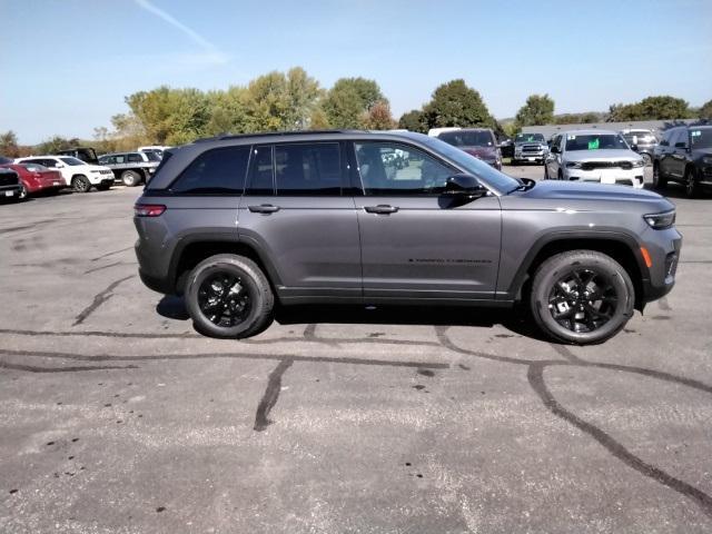 new 2025 Jeep Grand Cherokee car, priced at $46,000