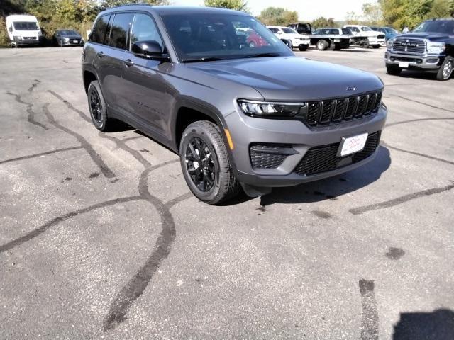 new 2025 Jeep Grand Cherokee car, priced at $46,000