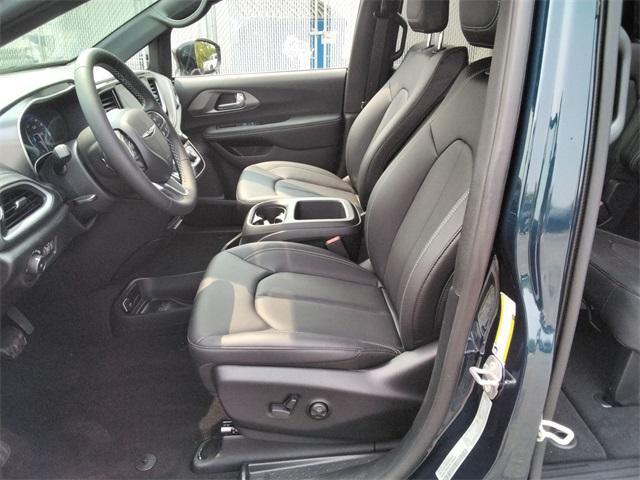 new 2025 Chrysler Pacifica car, priced at $44,940