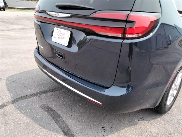 new 2025 Chrysler Pacifica car, priced at $44,940