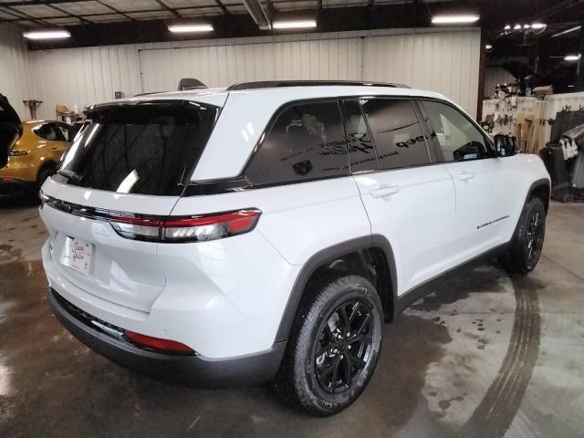 new 2025 Jeep Grand Cherokee car, priced at $43,985