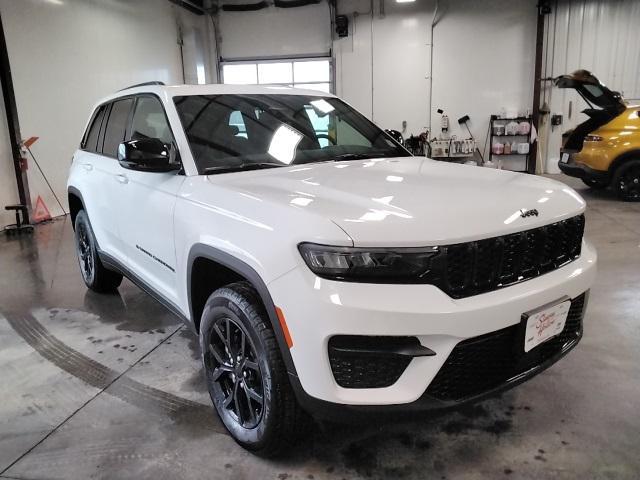 new 2025 Jeep Grand Cherokee car, priced at $43,985