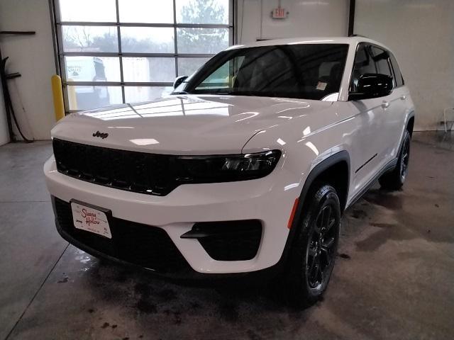 new 2025 Jeep Grand Cherokee car, priced at $43,985