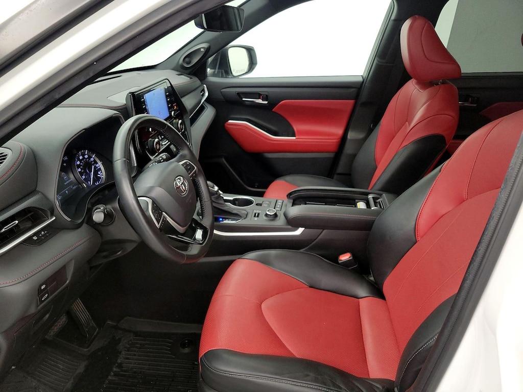 used 2022 Toyota Highlander car, priced at $42,998