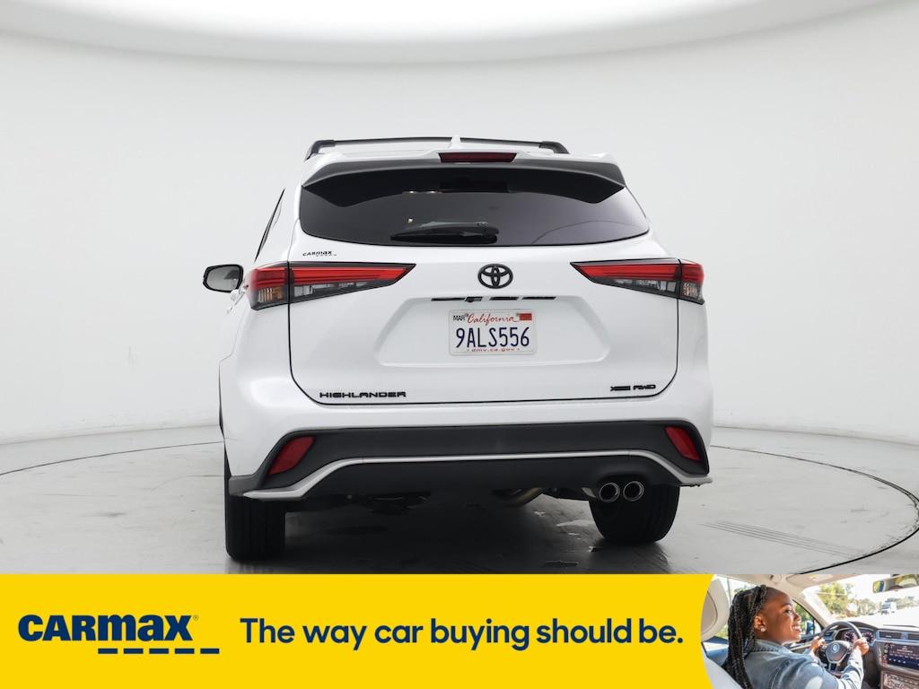 used 2022 Toyota Highlander car, priced at $42,998